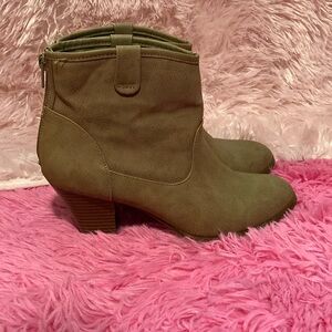 Taupe rounded toe zipper back booties with 3” heels in faux leather size 7M
